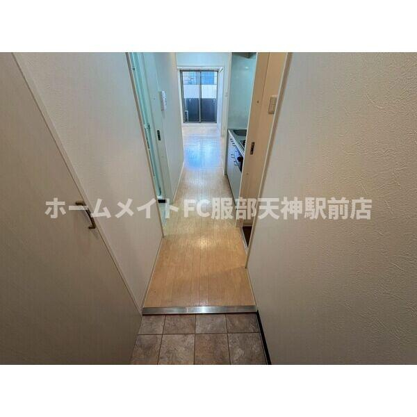 トモ南堀江の玄関