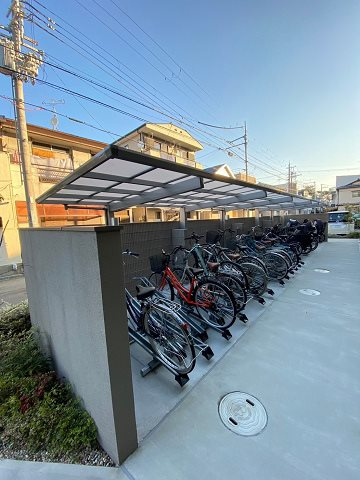 レーヴェ小松東の外観