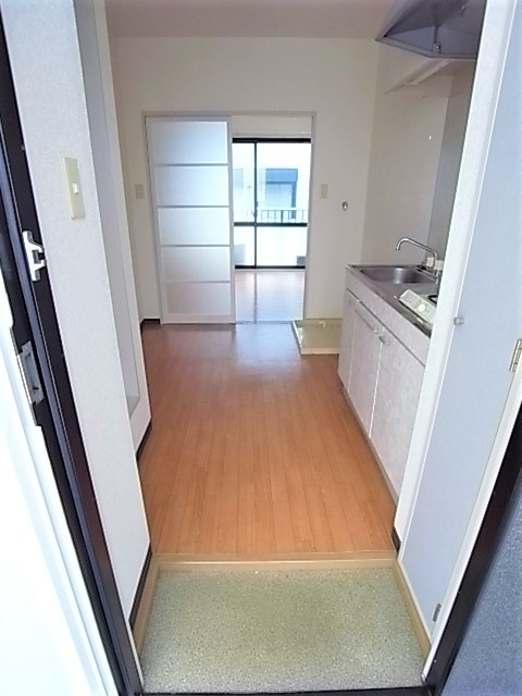 住吉西尾ハイツの玄関