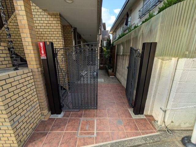 マーベラス壱番館のエントランス