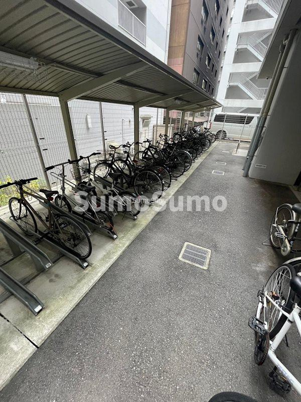 BLAU本町東 (旧 BPRレジデンス本町東)の駐車場