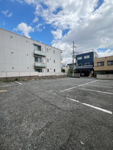 サレール御影の駐車場