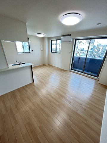 神戸市灘区下河原通４丁目新築マンションの居間・リビング
