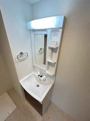 神戸市灘区下河原通４丁目新築マンションの洗面所