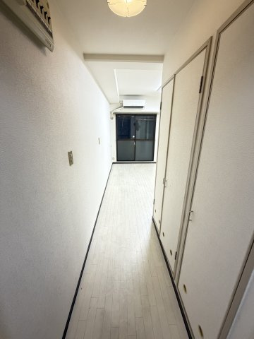 ネオアージュ神戸元町の玄関