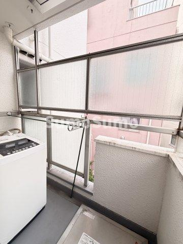 ハイシティ三軒茶屋第２のバルコニー|暖かな日差しのふりそそぐバルコニー