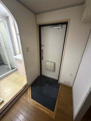 名谷19団地83号棟の玄関