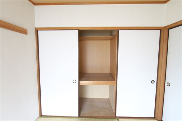 ハイツ西の収納
