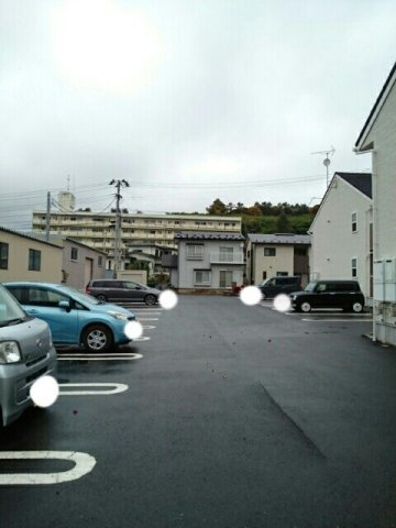 ガーデニアＢの駐車場