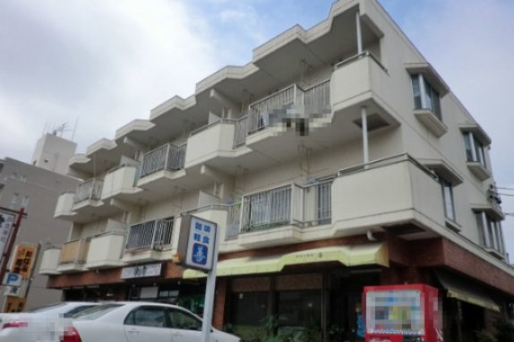 マンション善の外観