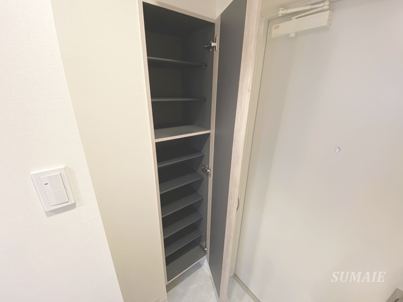 Residence Omiya Hikawasandoの収納|シューズボックスです☆