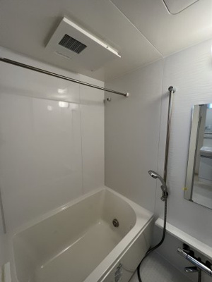 【浴室】 | パークサイド本町 | 浴室乾燥、追い焚き機能付きバス！大型浴槽でゆったりと♪