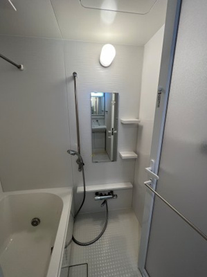 【その他】 | パークサイド本町 | シャンプーなどの収納に便利な収納棚を設置！お手入れ簡単！