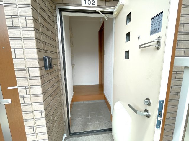 パークハイツE棟の玄関