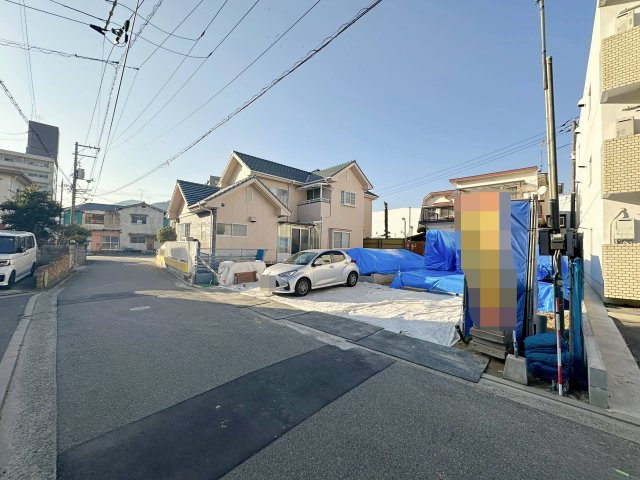 安佐南区西原9丁目 No.2の前面道路含む現地写真|前面道路は約4.1mあり、交通量も少なく駐車もしやすいです♪