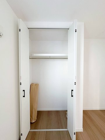 西区庚午中1丁目 No.9の収納|全居室収納☆
1階5.5帖洋室のクローゼットです♪