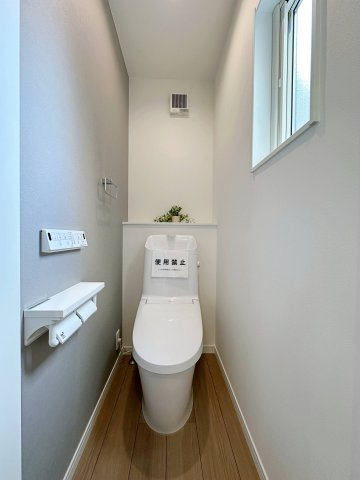 西区庚午中1丁目 No.9のトイレ|1階ウォシュレットトイレ☆
1階、2階にウォシュレットトイレがついています♪