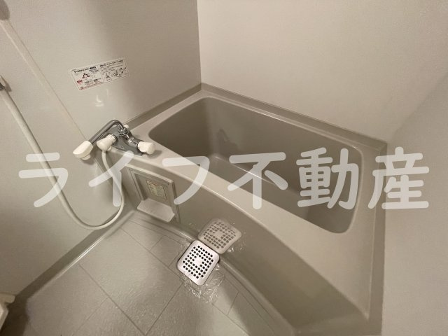 アリスコート菱屋西の浴室|きれいなお風呂です