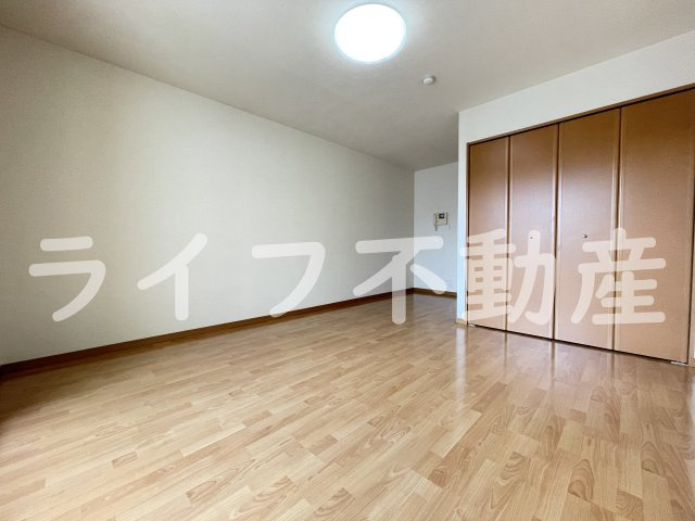 アリスコート菱屋西の居間・リビング|使いやすい居間です