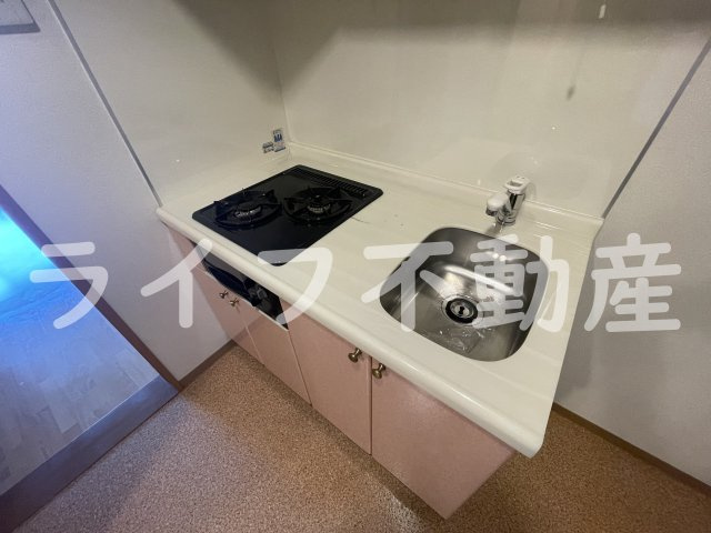 アリスコート菱屋西のキッチン|コンパクトなキッチンで掃除もラクラク