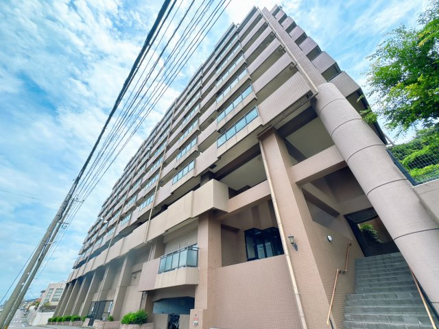 【外観】 | イマージュアークヒルズ霧ヶ丘☆仲介手数料無料☆ | 代を問わず安心して快適に暮らせる充実した住環境が魅力です。