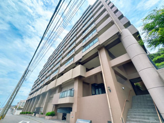 【外観】 | 落ち着いた街並みと、日々の生活利便性がバランスよく調和した霧ヶ丘エリア。周辺には公園や教育施設も点在し、のびのびとした暮らしを求めるファミリー層や、穏やかな環境を好む方にもおすすめの立地です。