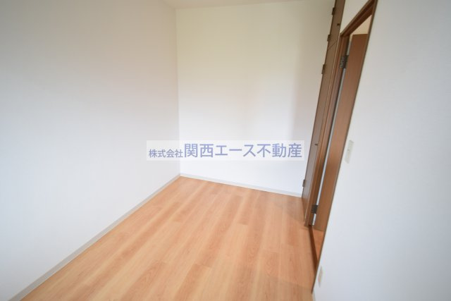  | M TAKAI