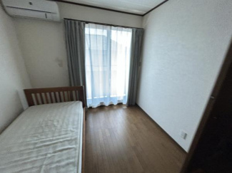 【洋室】 | 柳井市余田戸建 | ２階中央約6帖