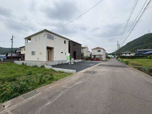 【商談中】クワイエ　岐阜市日野南第３　全２区画分譲の前面道路含む現地写真|前面道路
