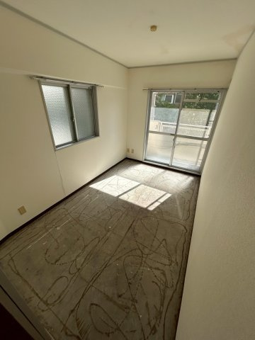ドルフ西岡本の和室