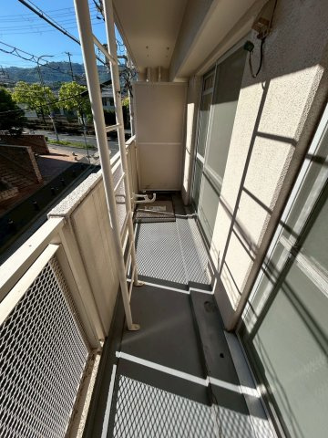 ドルフ西岡本のバルコニー