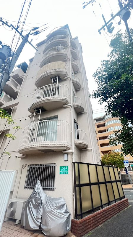 ドルフ西岡本の外観