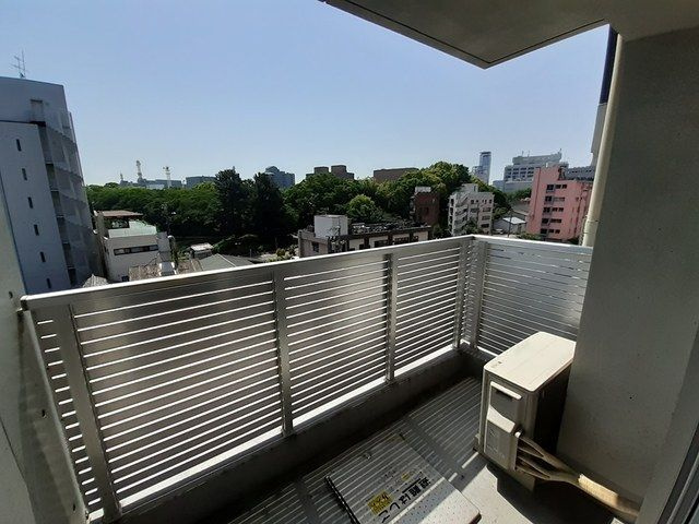 ホワイトブロッサムのバルコニー