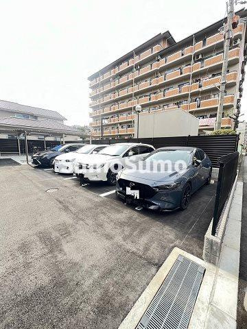 プレサンスOSAKA姫里エンファシスの駐車場|駐車場完備です