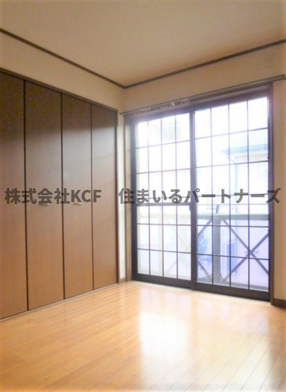 ボーントマトタウンの寝室|明るい洋室です