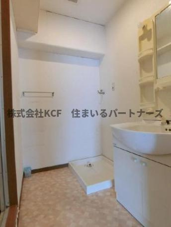 シャルムⅡの洗面所|脱衣スペースもあります