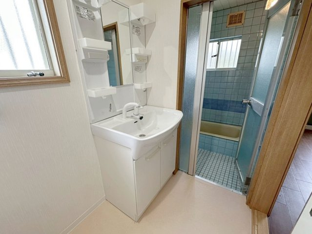 桂上野北町の洗面所|水回り用の便利グッズを活用して、使い勝手をカスタマイズ！（R8.4撮影）