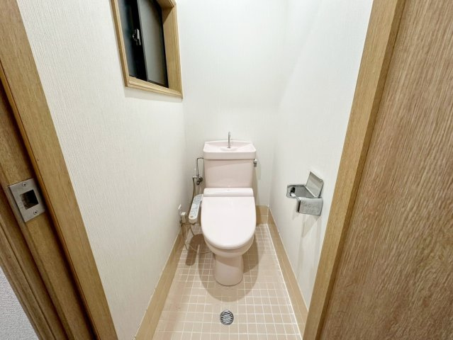 桂上野北町のトイレ|お気に入りのカバーやマット、スリッパを置いて快適空間に！（R8.4撮影）