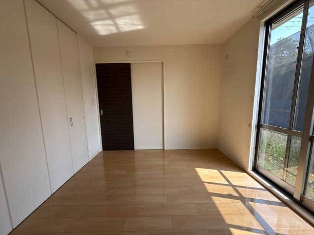 エミマリー川西台の寝室