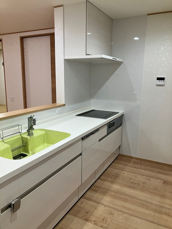 上用賀戸建のキッチン