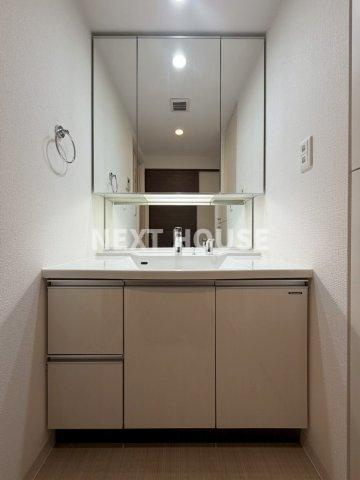 プレサンス堺筋本町フィリアの独立洗面台