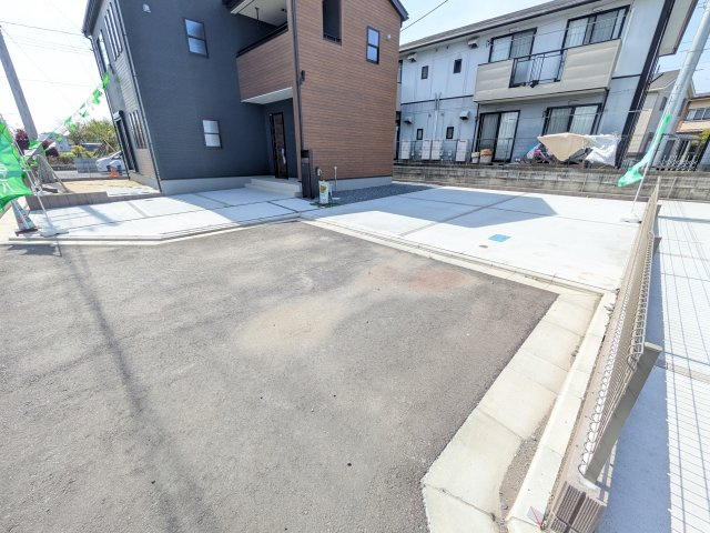 水戸見川　12期　新築戸建て　1号棟の駐車場|駐車は4台可能です♪