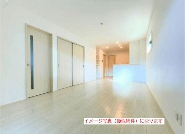 ａｐａｒｔｍｅｎｔ宝生町の居間・リビング