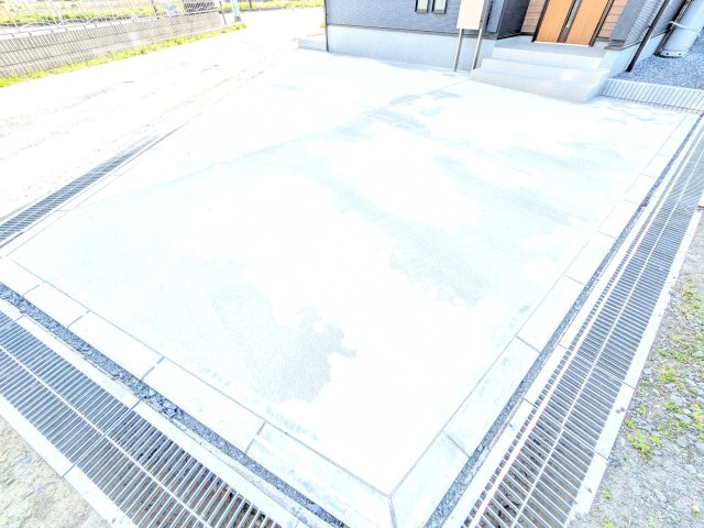 小美玉市江戸　1期　新築戸建ての駐車場|駐車は3台可能です♪