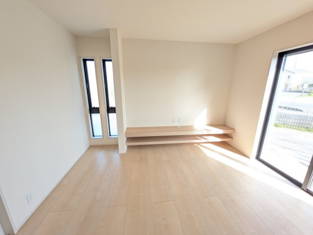 小美玉市江戸　1期　新築戸建ての居間・リビング
