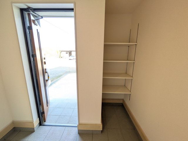 小美玉市江戸　1期　新築戸建ての玄関