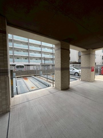 ONE ROOF FLAT NISHINOMIYAの駐車場