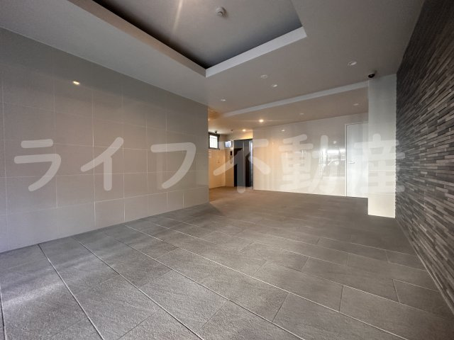 グランデュール大今里西のロビー|毎日通るロビーはこのようになっています