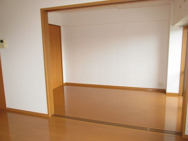 リバーサイド古賀の洋室