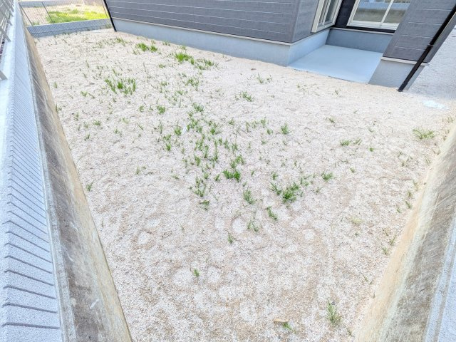 石岡市府中　第1　新築戸建て　3号棟の庭|日当たりや広さを現地で体感してください。理想のガーデニングや家庭菜園を始めてみませんか。